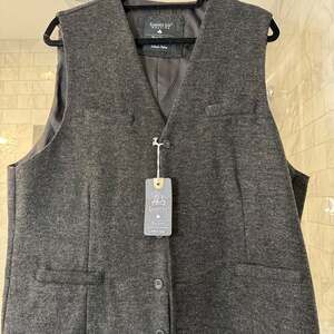Emerald Isle Weaving Men's Wool Blend Herringbone Tweed Vest Waistcoat